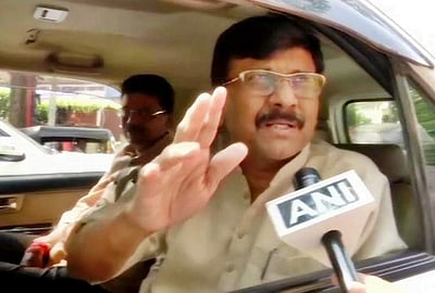 வீடு திரும்பினார் சஞ்சய் ரௌத்: மகாராஷ்டிர முதல்வர் சிவசேனையைச் சேர்ந்தவர் தான் என சூளுரை