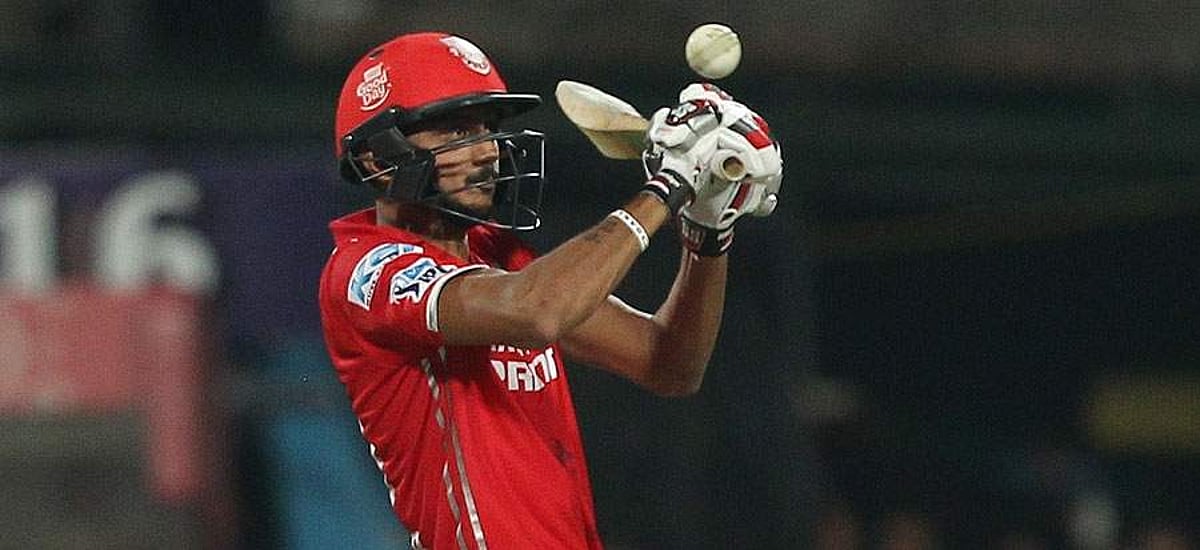 தியோதர் கோப்பை: அதிரடியாக விளையாடி 98 ரன்கள் எடுத்த அக்ஷர் படேல்