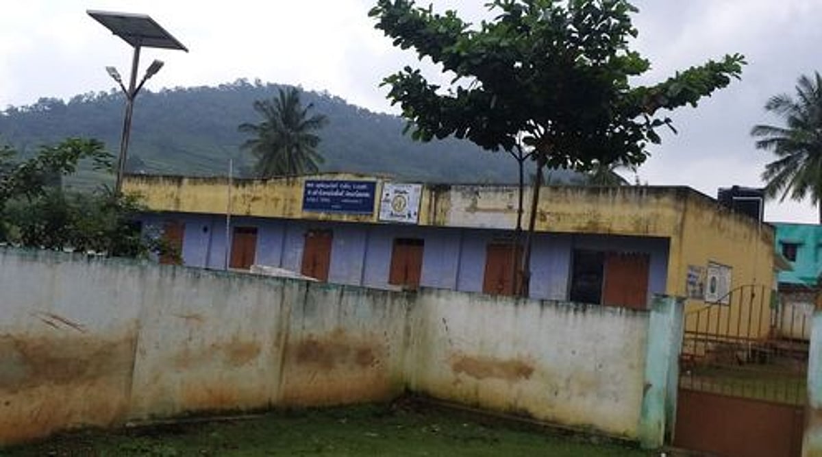 அரசுப் பள்ளியில் ஆசிரியா் இல்லாத அவலம்: பாதிப்புக்குள்ளாகும் பழங்குடியினக் குழந்தைகள்