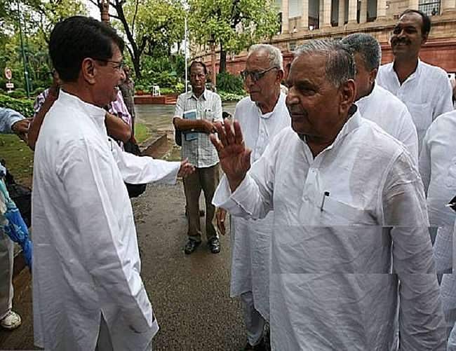 மகாராஷ்டிராவைப் போல உ.பியிலும் ஒரு அரசியல் 'ட்விஸ்ட்' நடந்துள்ளது தெரியுமா?