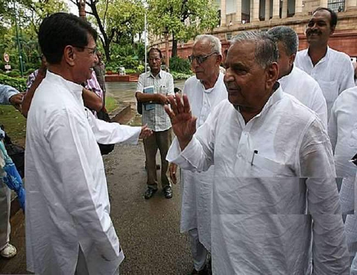 மகாராஷ்டிராவைப் போல உ.பியிலும் ஒரு அரசியல் 'ட்விஸ்ட்' நடந்துள்ளது தெரியுமா?