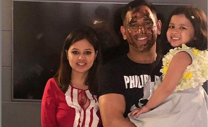 மனைவிக்கு மகிழ்ச்சி என்றால் எனக்கும் மகிழ்ச்சியே: தோனி