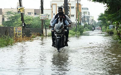 சென்னையை வெளுத்து வாங்கிய மழை