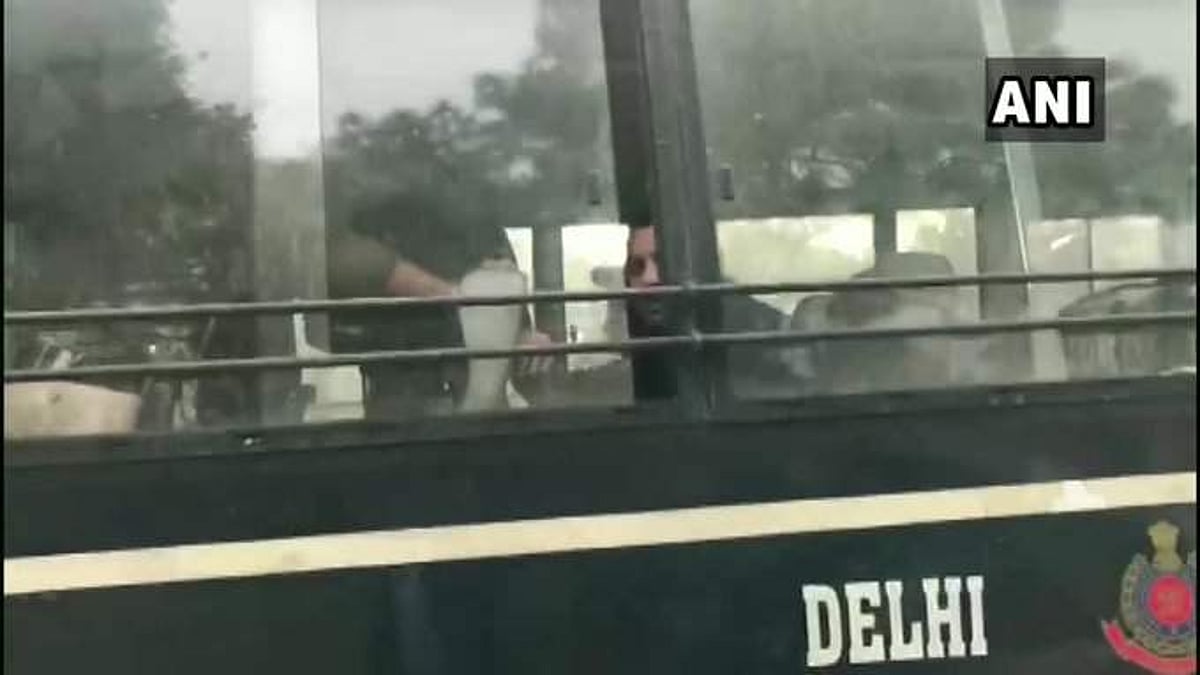 பிரக்யா சிங் தாகூருக்கு எதிராக போராட்டம் நடத்திய காங்கிரஸ் ஆதரவாளர் கைது!