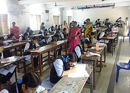 கிருஷ்ணகிரி மாவட்டத்திள்
10, பிளஸ் 2 தோ்வுகள் தொடக்கம்