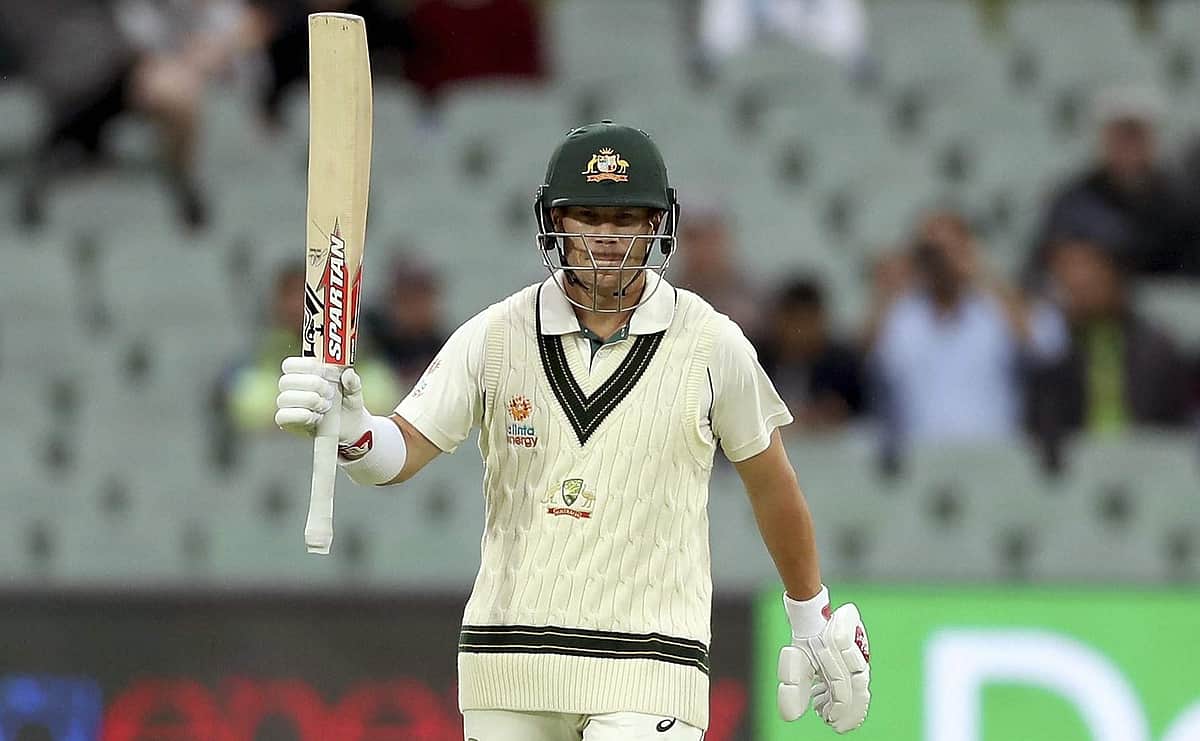 பகலிரவு டெஸ்ட்: பாகிஸ்தானுக்கு எதிராக முச்சதம் அடித்தார் ஆஸியின் டேவிட் வார்னர்!