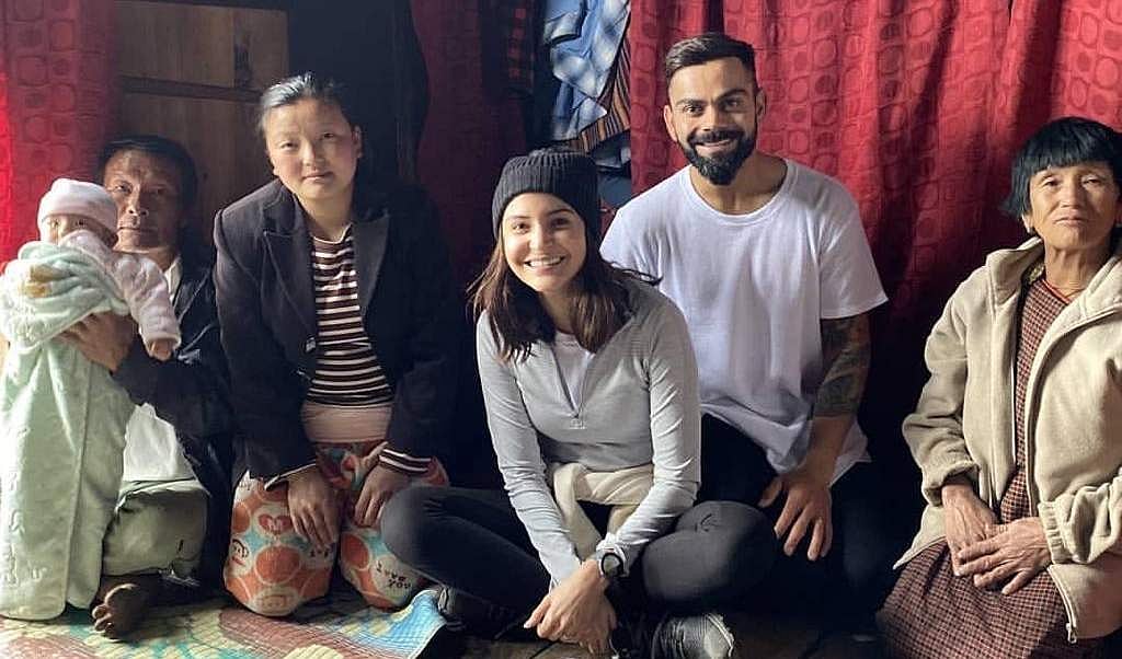 பூடான் மலை கிராமத்தில் விராட் கோலி & அனுஷ்கா சர்மாவுக்குக் கிடைத்த நெகிழ்ச்சியான அனுபவம்! (படங்கள்)