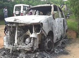 நெல்லை, திசையன்விளை அருகே காரில் எரிந்த நிலையில் 4 உடல்கள்! கொலையா?