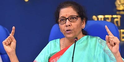 உலகின் சக்திவாய்ந்த 100 பெண்களின் பட்டியலில் நிர்மலா சீதாராமன்: ஃபோர்ப்ஸ்