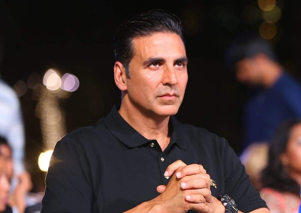 சர்ச்சை ஏற்பட்டதால் ‘லைக்’கை ‘அன்லைக்’ செய்த அக்‌ஷய் குமார்!