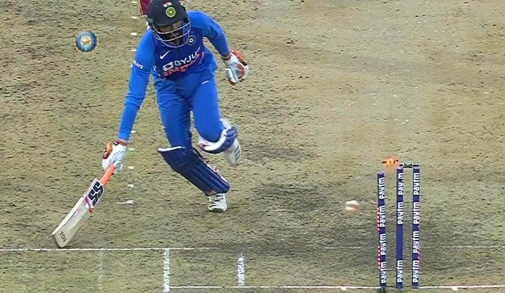 ஜடேஜா ரன் அவுட் ஆன விதம்: கோலி எதிர்ப்பு! (விடியோ)