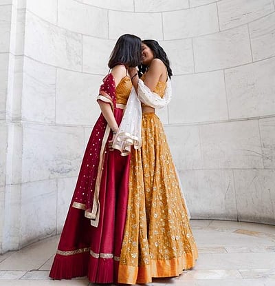 இந்தியா-பாக். ஒரே பாலின இளம் பெண்கள் படங்கள்