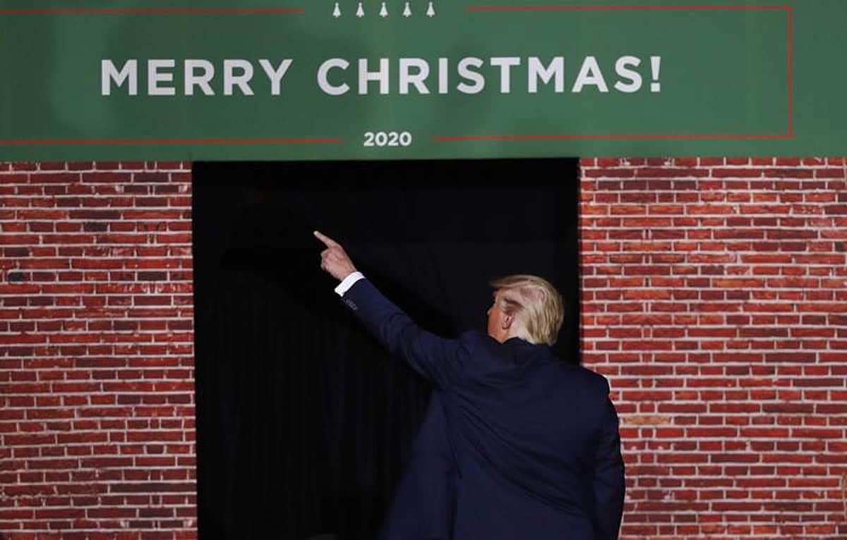 பதவி நீக்கக் கோரும் மசோதாவால் ஜனநாயகத்துக்கு அவமரியாதை: டிரம்ப் சாடல்