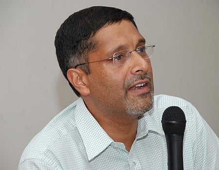 பொருளாதார வீழ்ச்சியில் பங்குச் சந்தை மட்டும் எவ்வாறு உயருகிறது? - அரவிந்த் சுப்பிரமணியன் கேள்வி