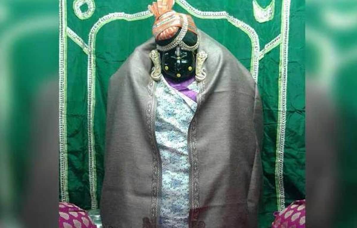 கடவுள் சிலைகளுக்கு உல்லன் போர்த்திய வடமாநிலம்