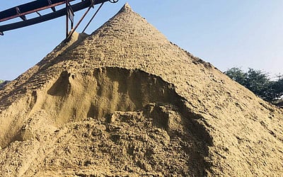 எம்-சாண்ட், ஜல்லிக்கு விலை நிா்ணயம்: அமைச்சருடனான பேச்சில் முடிவு