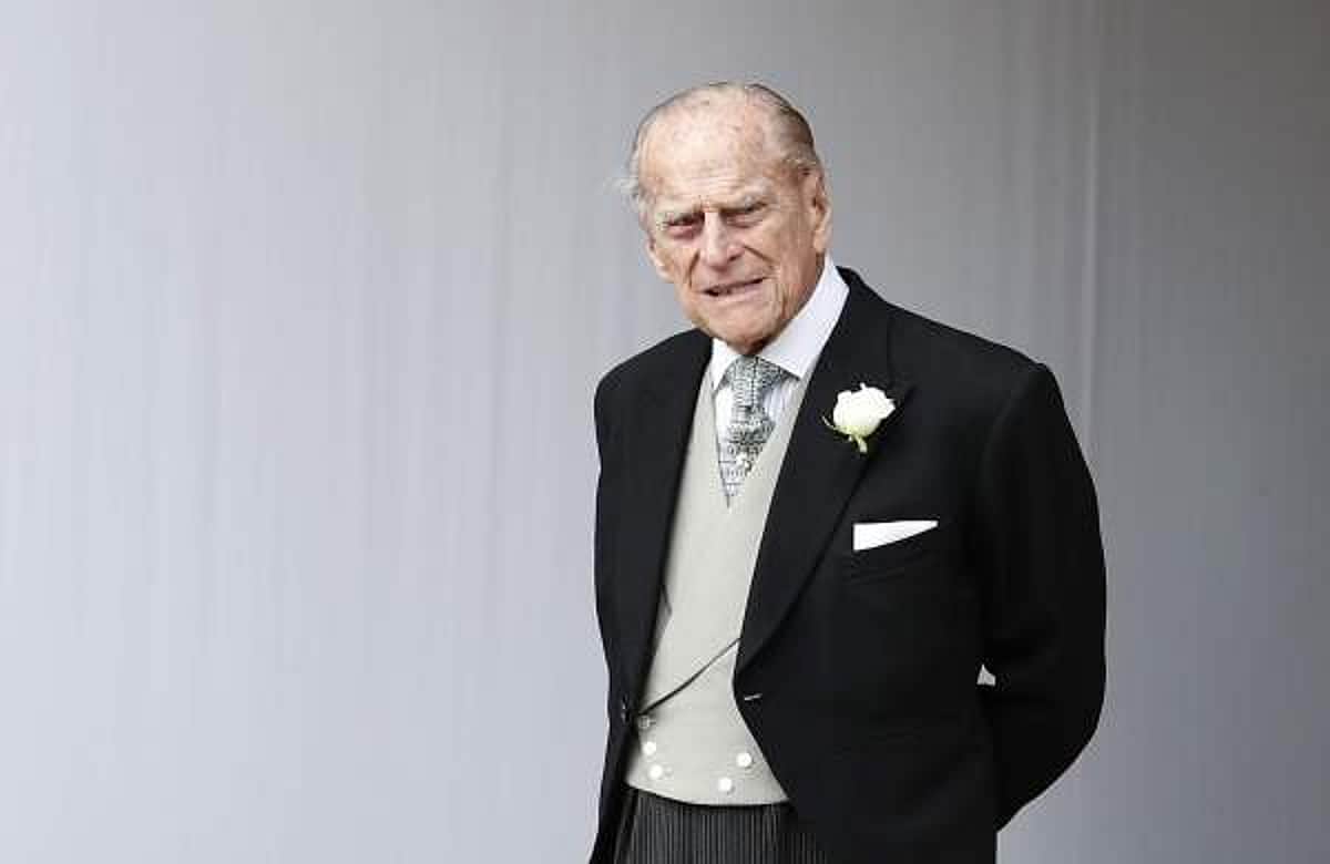 இங்கிலாந்து இளவரசர் ஃபிலிப் மருத்துவமனையில் அனுமதி