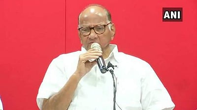 இலங்கைத் தமிழர்களுக்கு குடியுரிமை மறுக்கப்படுவது ஏன்? சரத் பவார் கேள்வி