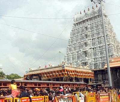 அருணாசலேஸ்வரா் கோயிலில்
பக்தா்கள் கூட்டம்