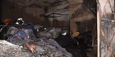 தில்லி கிராரி தீ விபத்து: உயிரிழந்தவர்கள் குடும்பத்துக்கு ரூ.10 லட்சம் இழப்பீடு