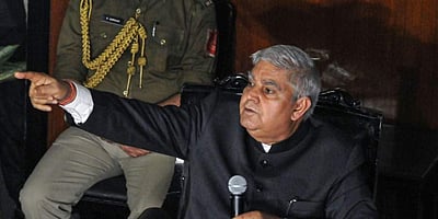 மேற்கு வங்க ஆளுநரை முற்றுகையிட்ட ஜாதவ்பூர் பல்கலை மாணவர்கள்