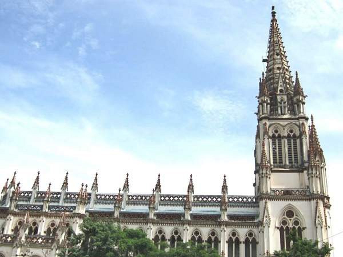 திருச்சியின் அடையாளமாகத் திகழும் புனித லூர்து அன்னை ஆலயம்!