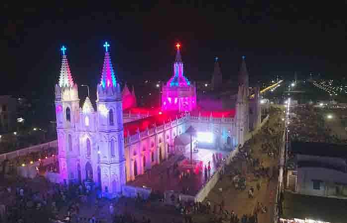 கப்பலைக் கரை சேர்த்த வேளாங்கண்ணி அன்னை