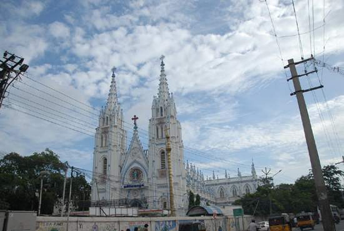 மதுரை புனித மரியன்னை பேராலயம்