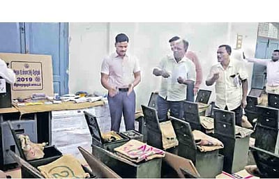 உள்ளாட்சித் தோ்தல்: நாளை வாக்குப் பதிவு!