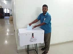 ஏப்.19 முதல் 21 வரை
தோ்தல் அலுவலா்கள் தபால் வாக்கு செலுத்த ஏற்பாடு