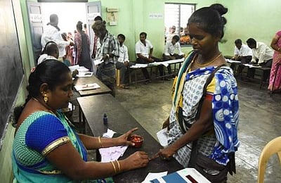 திருச்சி மாவட்டத்தில் 3,451 பதவிகளுக்கு 11,870 பேர் போட்டி!