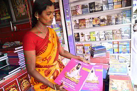 தமிழாா்வத்தை அதிகரிக்கும் திருக்குறள் நாள்குறிப்பேடுகள்!