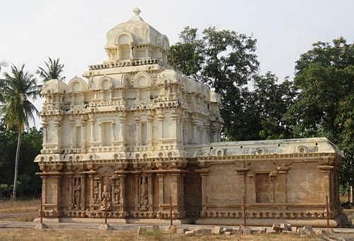 சீனிவாசநல்லூர்க் குரக்குத்துறைக் கோயில் சிற்பங்கள்