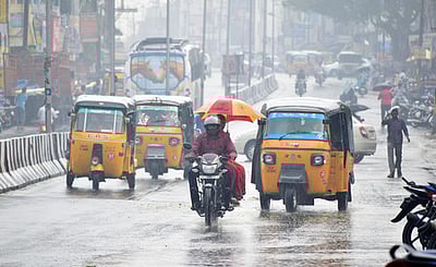 சட்டென மாறியது வானிலை: தமிழகத்தில் பரவலாக மழை!