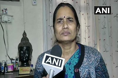 நிர்பயாவின் மரணத்தை வைத்து அரசியல் செய்கிறார்கள்: தாய் ஆஷா தேவி 