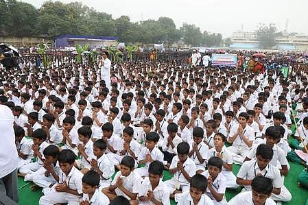 கீதா ஜயந்தி உற்சவம்: 10 ஆயிரம் மாணவா்கள் பங்கேற்பு