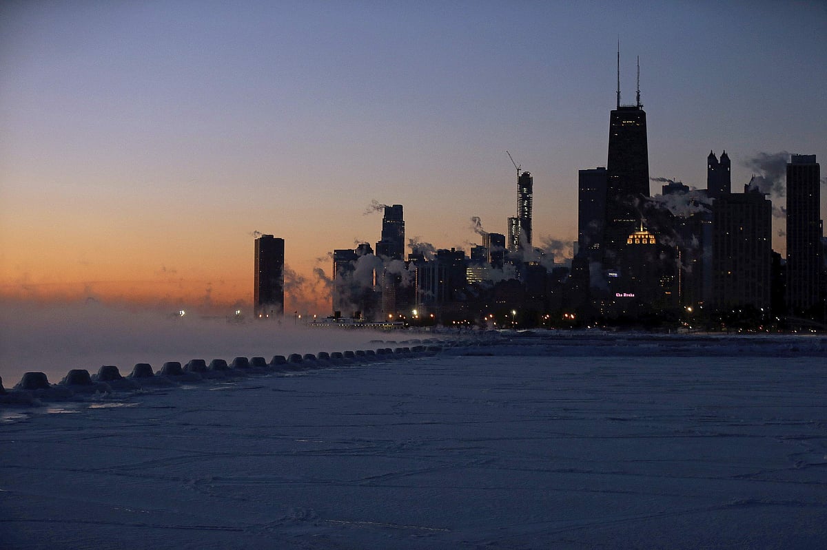 அமெரிக்காவில் கடுங்குளிர்: 2 மாகாணங்களில் அவசர நிலை பிறப்பிக்க காரணம் இதுதான்! பாருங்கள்!!