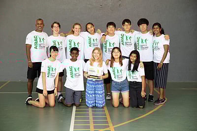 பாட்மிண்டனில் அசத்தும் விஜய் மகள் திவ்யா சாஷா! (படங்கள்)