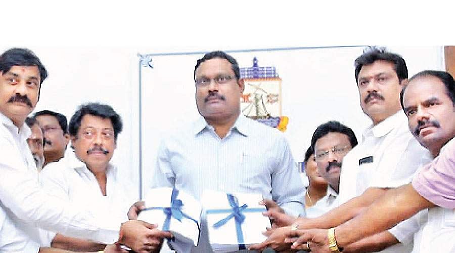 இதன்மூலம் நமக்குத் தெரிவது என்னவென்றால் தெற்கு சென்னைதான் எப்பவும் டாப்!