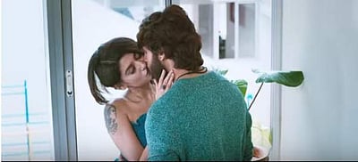 90 ML ட்ரைலர் சர்ச்சை: நடிகை ஓவியா 'கூல்' பதில் 