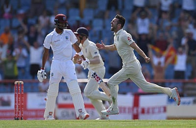 முதல்முறையாக ஆதிக்கம் செலுத்தும் இங்கிலாந்து: வுட்டின் அதிவேகப் பந்துவீச்சில் 154 ரன்களுக்குச் சுருண்ட மே.இ அணி!