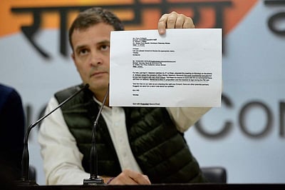 ரஃபேல் ஒப்பந்தத்தில் பாரிக்கருக்கு தெரியாதது.. அம்பானிக்குத் தெரிந்தது.. ராகுல் பகீர் தகவல்கள்