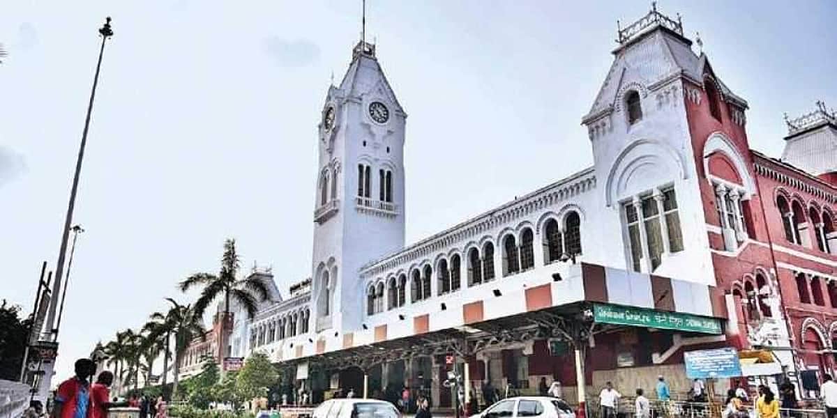 சென்னை சென்டிரல் ரயில் நிலையக் கட்டடம் 4 நாட்களுக்கு வெள்ளையாக மாறும் அதிசயம்!