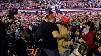 டிரம்ப் பொதுக்கூட்டத்தில் பிபிசி ஒளிப்பதிவாளர் மீது தாக்குதல்: வெறுப்பு பேச்சு காரணமா? 