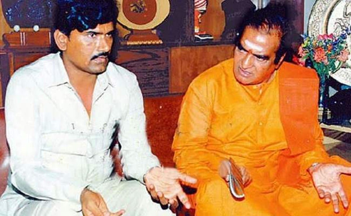 என் மொத்த வாழ்க்கையில் நான் செய்த ஒரே தவறு அவனை நம்பியது மட்டுமே! இந்நாள் முதல்வர் குறித்த முன்னாள் முதல்வரின் கருத்து!