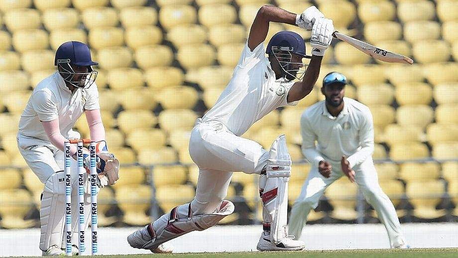 நட்சத்திரங்கள் அடங்கிய அணிக்கு எதிராக 95 ரன்கள் முன்னிலை பெற்ற விதர்பா!