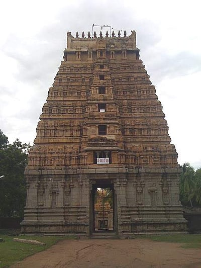 10. கோயிலுக்கு விளக்கு