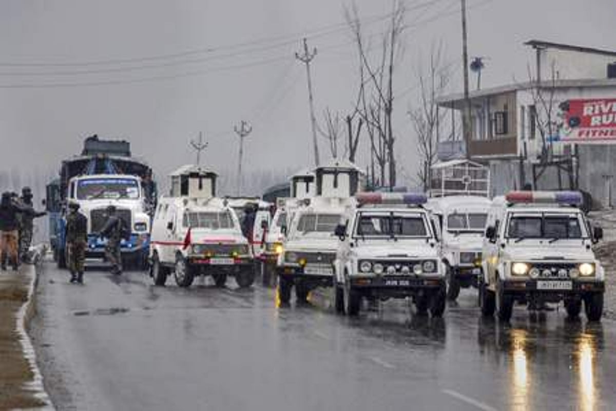 புல்வாமா தாக்குதல்: மோடி தலைமையில் மத்திய அமைச்சரவையின் அவசரக் கூட்டம்