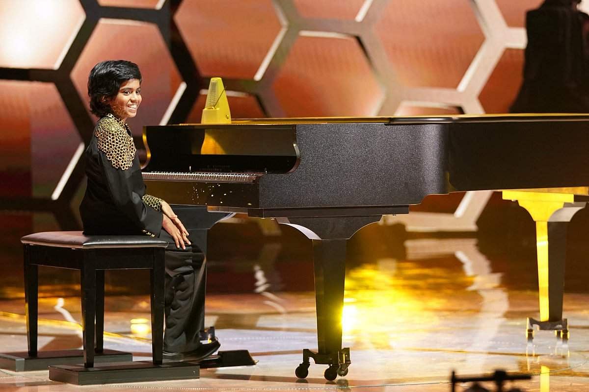 ஏ.ஆர். ரஹ்மான் உள்ளிட்ட இசைப்பிரபலங்கள் வியந்து பாராட்டும் 12 வயது தமிழ்ச் சிறுவன்! (விடியோ)