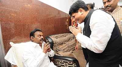 விஜயகாந்துடன் பியூஷ் கோயல் சந்திப்பு